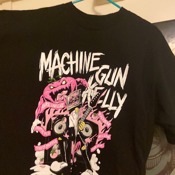 Machine Gun Kelly’s 2022 Mainstream Sellout Tour Shirt (SOLDOUT) - Picture 1 of 5